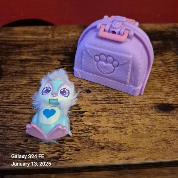 Littlest Pet Shop Scruff Surprise Vet Rescue Fuzzy Owl & Violet Carry Case EUC - Picture 1 of 3